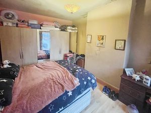 Bedroom- click for photo gallery